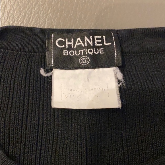 Chanel sleeveless sweater - Picture 2 of 3